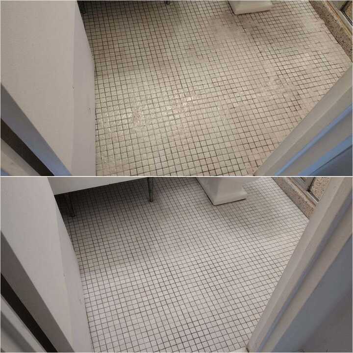 clean bathroom floor 