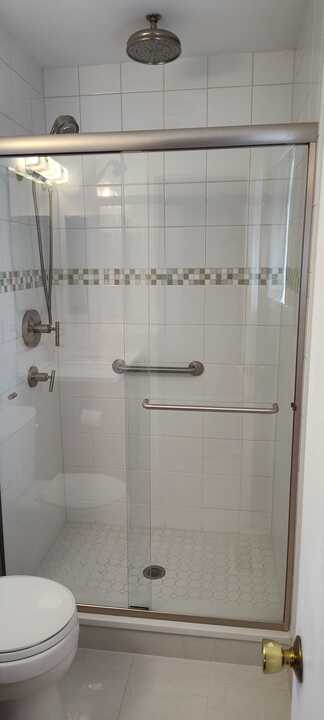 clean glass shower doors